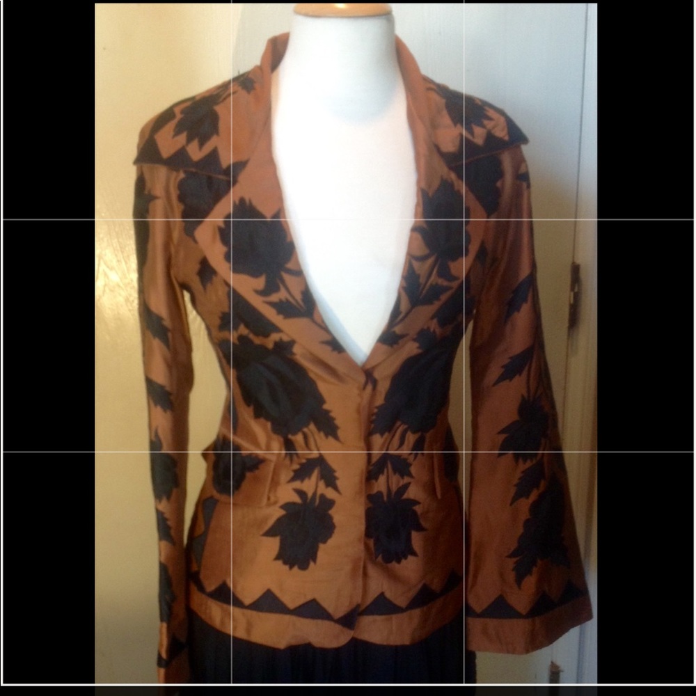 Vintage Collection SZ XS Silk with embroidery BNWT